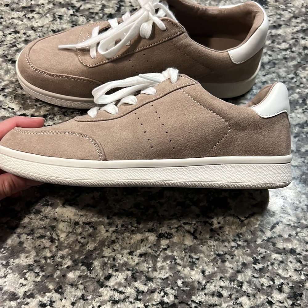 NWOT Old Navy Tan and White Sneakers Size 7